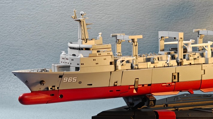 《超合金舰神》 901型综合补给舰变形机甲“精卫”