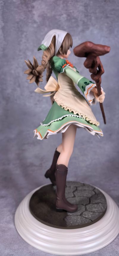 アミル・マナフレア