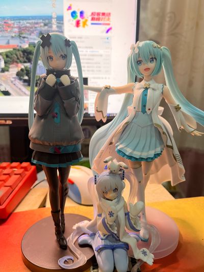 世界计划：毁灭的世界与无法歌唱的初音未来 Luminasta “开窗世界的初音未来”