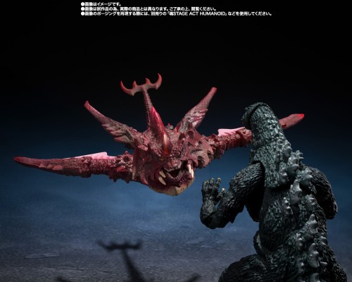 S.H.MonsterArts 哥斯拉二世&戴斯特洛伊亚进化套装