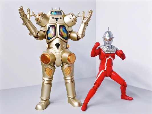 奥特怪兽热爱版  宇宙机器人金古桥