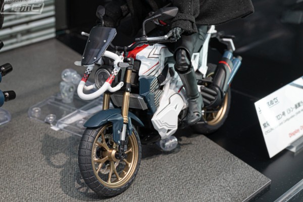 S.H.Figuarts. 新·假面骑士 旋风号标准型