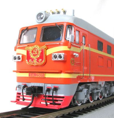 CD00222 东风4B DF4B内燃机车#2501“先锋号”京局庄段