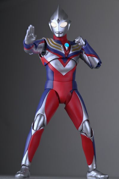 S.H.Figuarts（真骨雕制法）迪迦奥特曼 复合型 -奥特之星版-