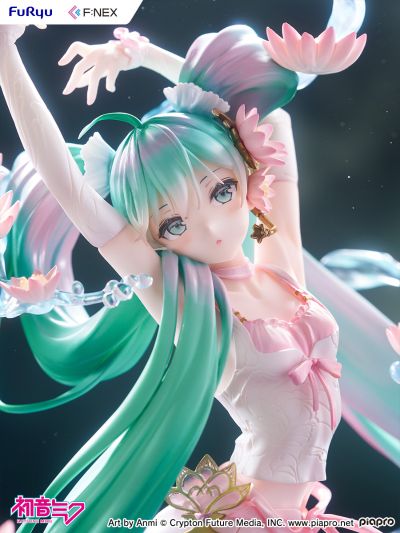 初音未来 睡莲
