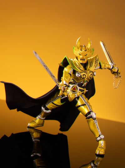 S.H.Figuarts（真骨雕制法） 黄金骑士牙狼（冴岛钢牙）牙狼20周年纪念版