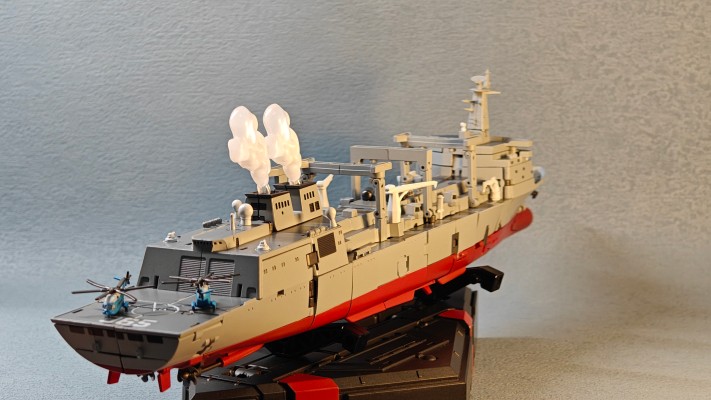 《超合金舰神》 901型综合补给舰变形机甲“精卫”