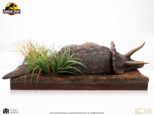 侏罗纪公园 病态三角龙 - 1:8 比例模型