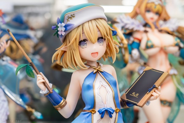 精灵村 村里的老师 莫妮卡