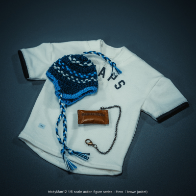 Hero人偶 棕夹克