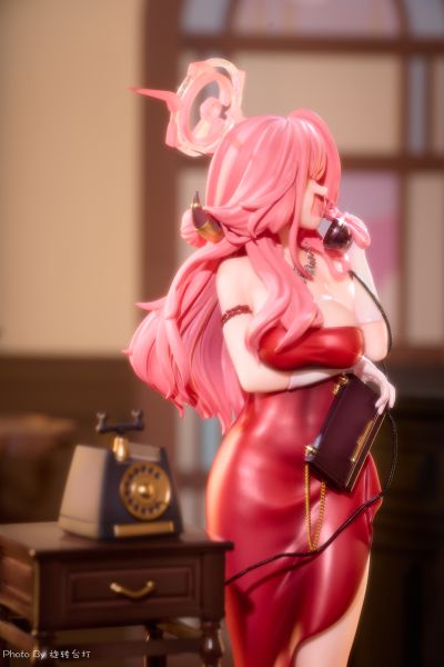 蔚蓝档案 礼服爱露