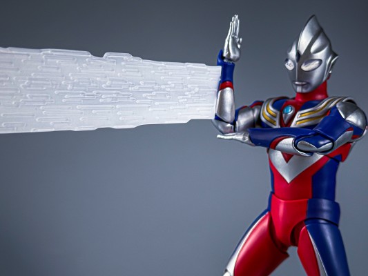 S.H.Figuarts（真骨雕制法）迪迦奥特曼 复合型 -奥特之星版-