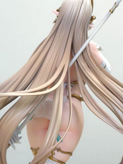 精灵村 第13村民 泽菲娅