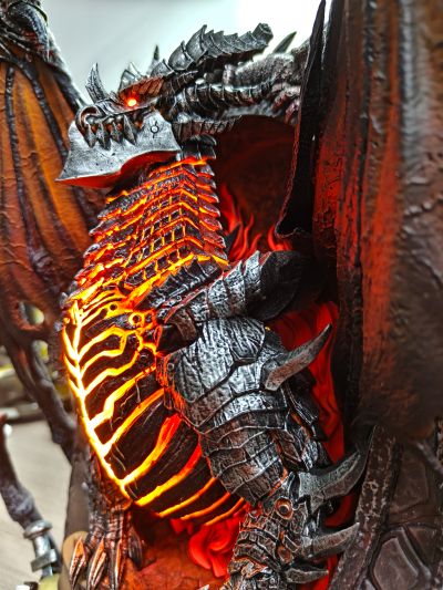 炉石传说 死亡之翼卡牌艺术雕像