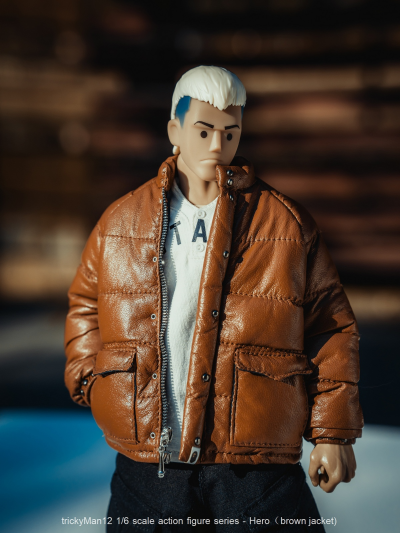Hero人偶 棕夹克