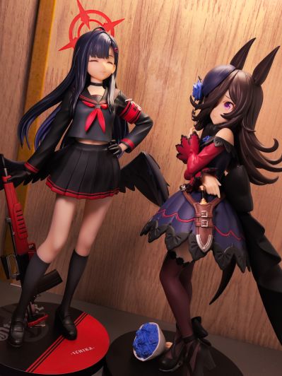 蔚蓝档案 仲正一花