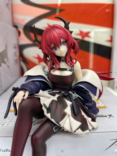 压泡面 明日方舟 史尔特尔