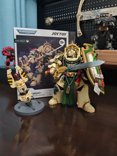 黑暗天使 死翼骑士1 配备能量剑，风暴盾和传送信标