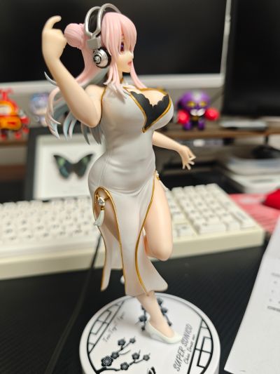 Trio-Try-iT 超级索尼子 白色旗袍