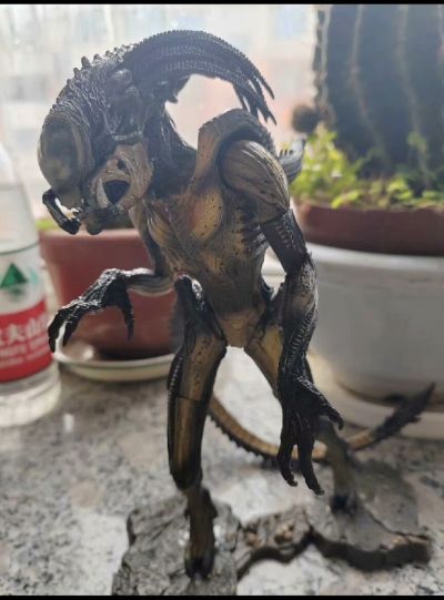 NECA-异形 1/4 比例可动人偶 – 40 周年纪念版 Big Chap