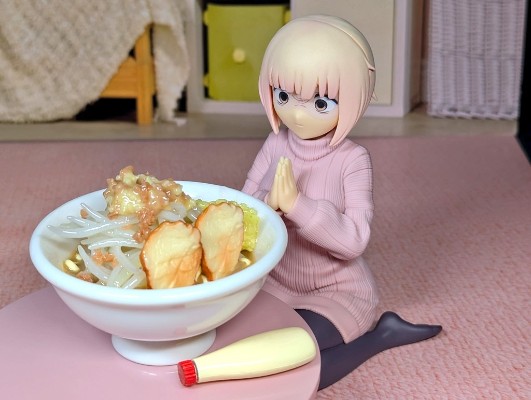 POP UP PARADE 坐吧！望月小姐