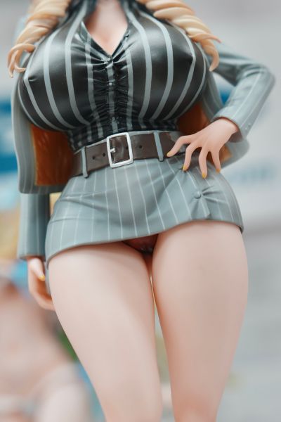 辣妹姐社长和后宫办公室 锦织爱 白辣妹红色西装 健全版