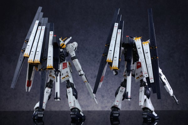 RG RX-93 ν高达（双翼浮游炮装备型）