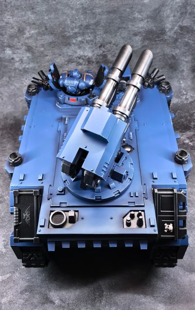 战锤40000 极限战士 配备双管激光炮的豪猪装甲车