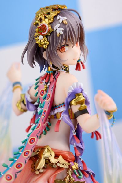 掌心舞女