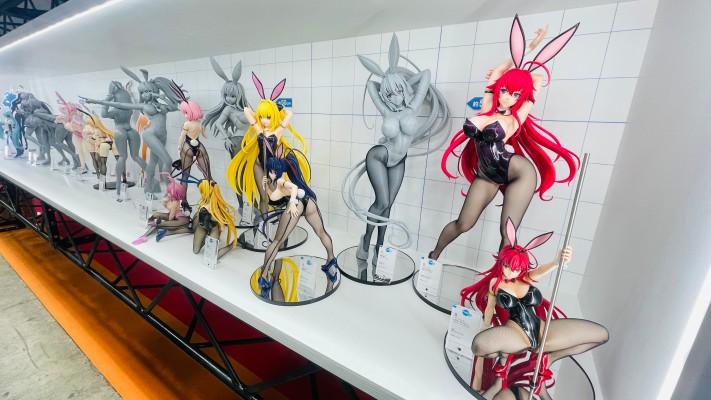 B-style 兔女郎服装计划 索菲亚· F· 希琳 细绳比基尼