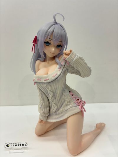 TENITOL 大号压泡面 不时用俄语小声说真心话的邻桌艾莉同学 艾莉 针织衫