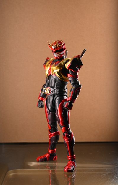 S.H.Figuarts（真骨雕制法）假面骑士装甲响鬼