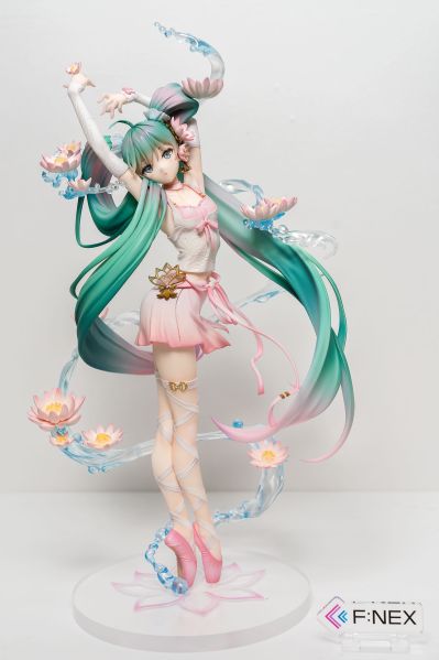 初音未来 睡莲