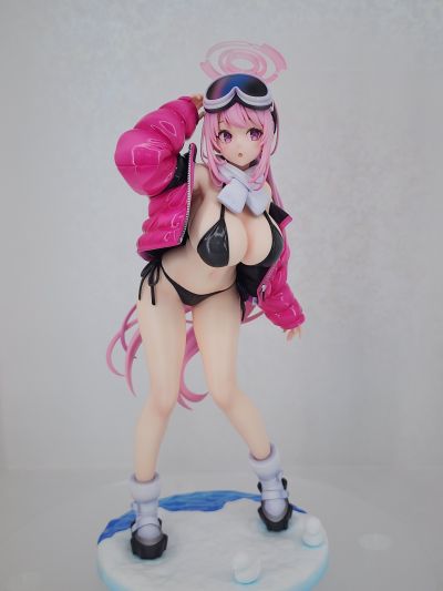 蔚蓝档案 和泉元艾米（泳装）