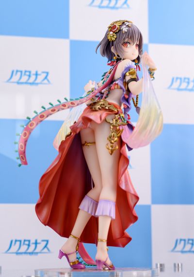 掌心舞女
