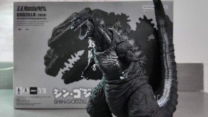 S.H.MonsterArts  哥斯拉（2016） 第四形态 新·哥斯拉：黑白版