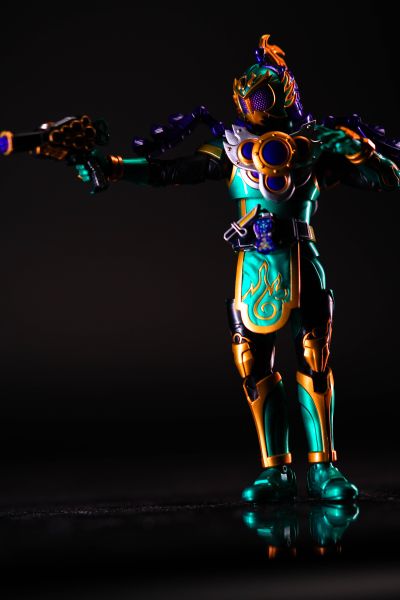 S.H.Figuarts（真骨雕制法）假面骑士龙玄 葡萄武装