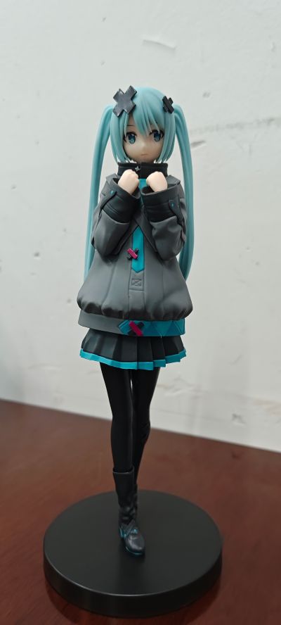 世界计划：毁灭的世界与无法歌唱的初音未来 Luminasta “闭窗世界的初音未来”