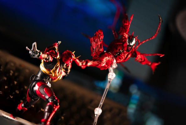 S.H.Figuarts（真骨雕制法）假面骑士装甲响鬼