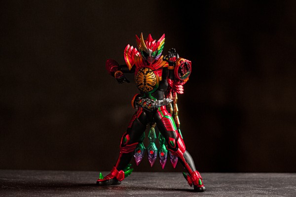 S.H.Figuarts(真骨雕制法)    假面骑士欧兹 鹰雀鹫联组（大结局款式）
