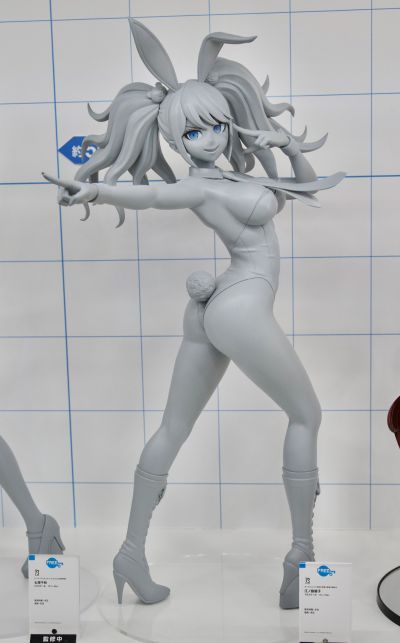 B-style 兔女郎服装计划 索菲亚· F· 希琳 细绳比基尼