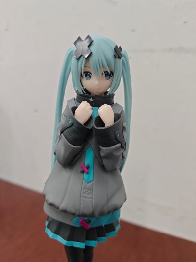 世界计划：毁灭的世界与无法歌唱的初音未来 Luminasta “闭窗世界的初音未来”