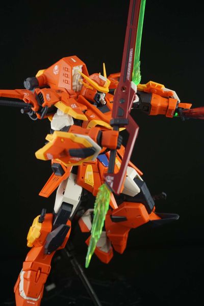 FULL MECHANICS 1/100  巨剑型灾厄高达