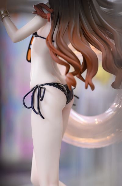 艾莉西亚·沃尔费尔特 泳装