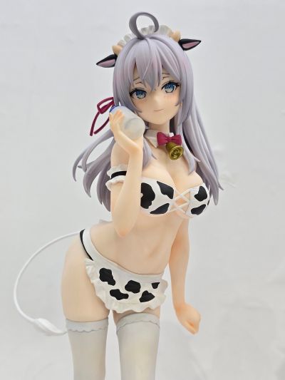 不时用俄语小声说真心话的邻桌艾莉同学 TENITOL TALL 艾莉 奶牛