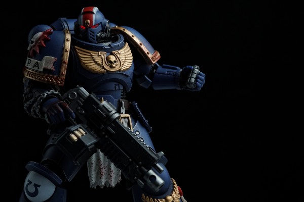 战锤40000：星际战士 极限战士 副官泰图斯-珍藏版