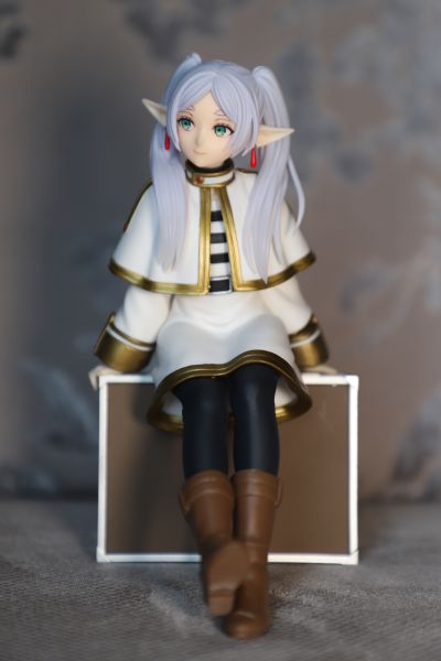 Desktop Cute 葬送的芙莉莲 芙莉莲~行李箱~