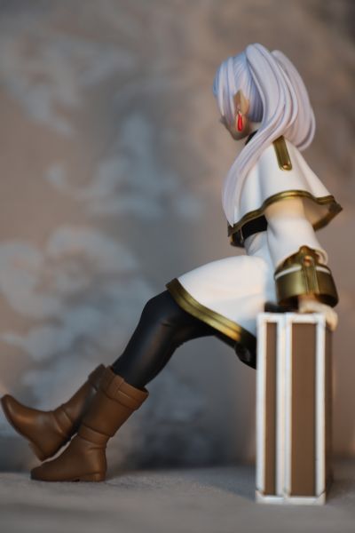 Desktop Cute 葬送的芙莉莲 芙莉莲~行李箱~