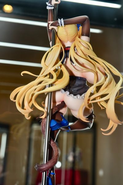 转校生莉莉丝 钢管舞