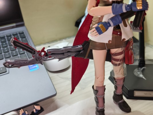 最终幻想13 PLAY ARTS真 雷光